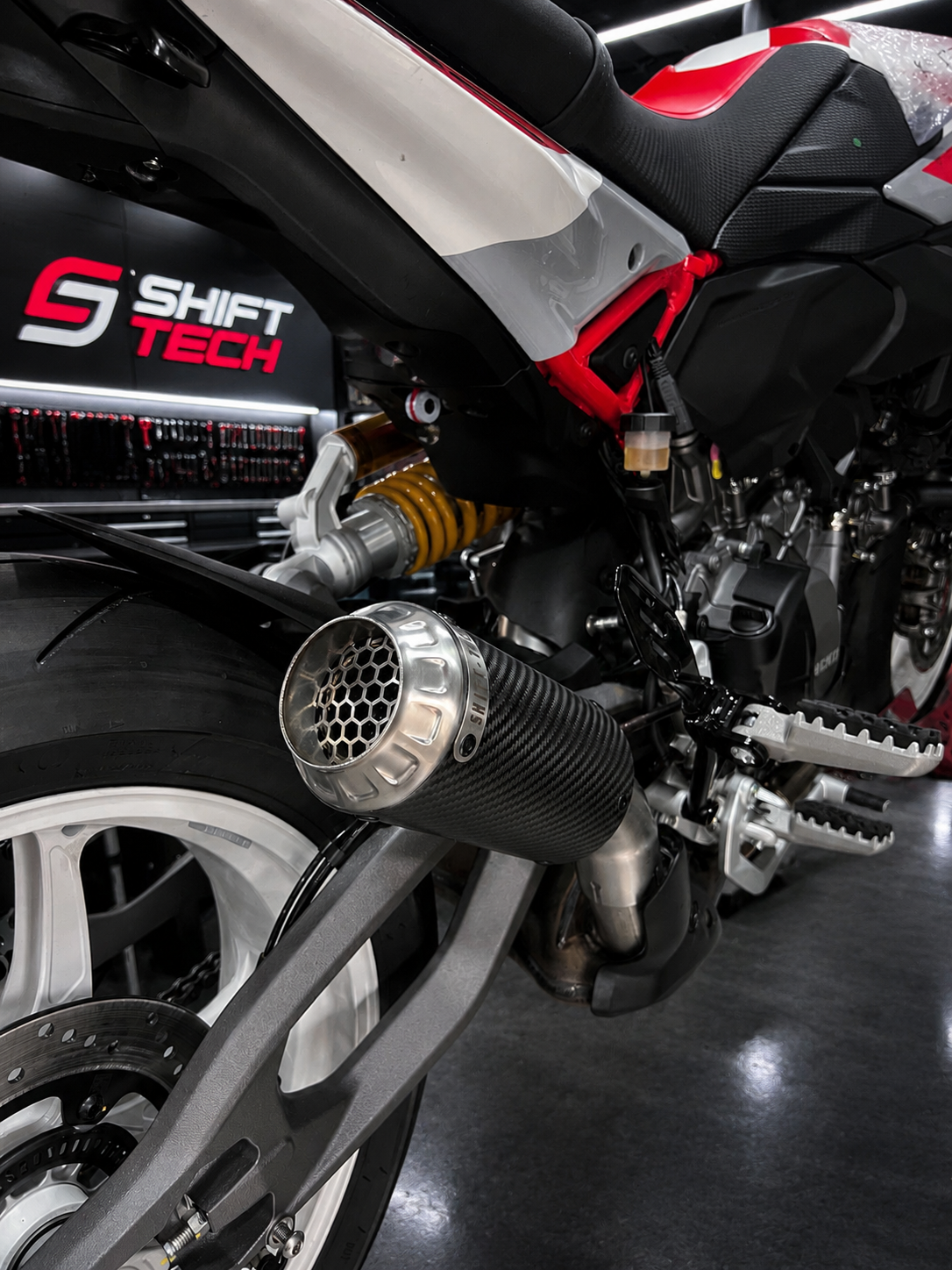 ST2026 SHIFT-TECH HYPERMOTARD 890 V2 26'+ GP HYPERTENSION LOW MOUNT SLIPON EXHAUST KIT