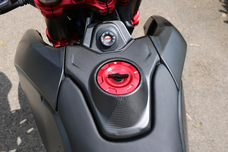 Carbon tank cover top Ducati Hypermotard 698 Mono