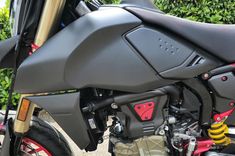 Carbon Tank Cover rechts/links Ducati Hypermotard 698 Mono