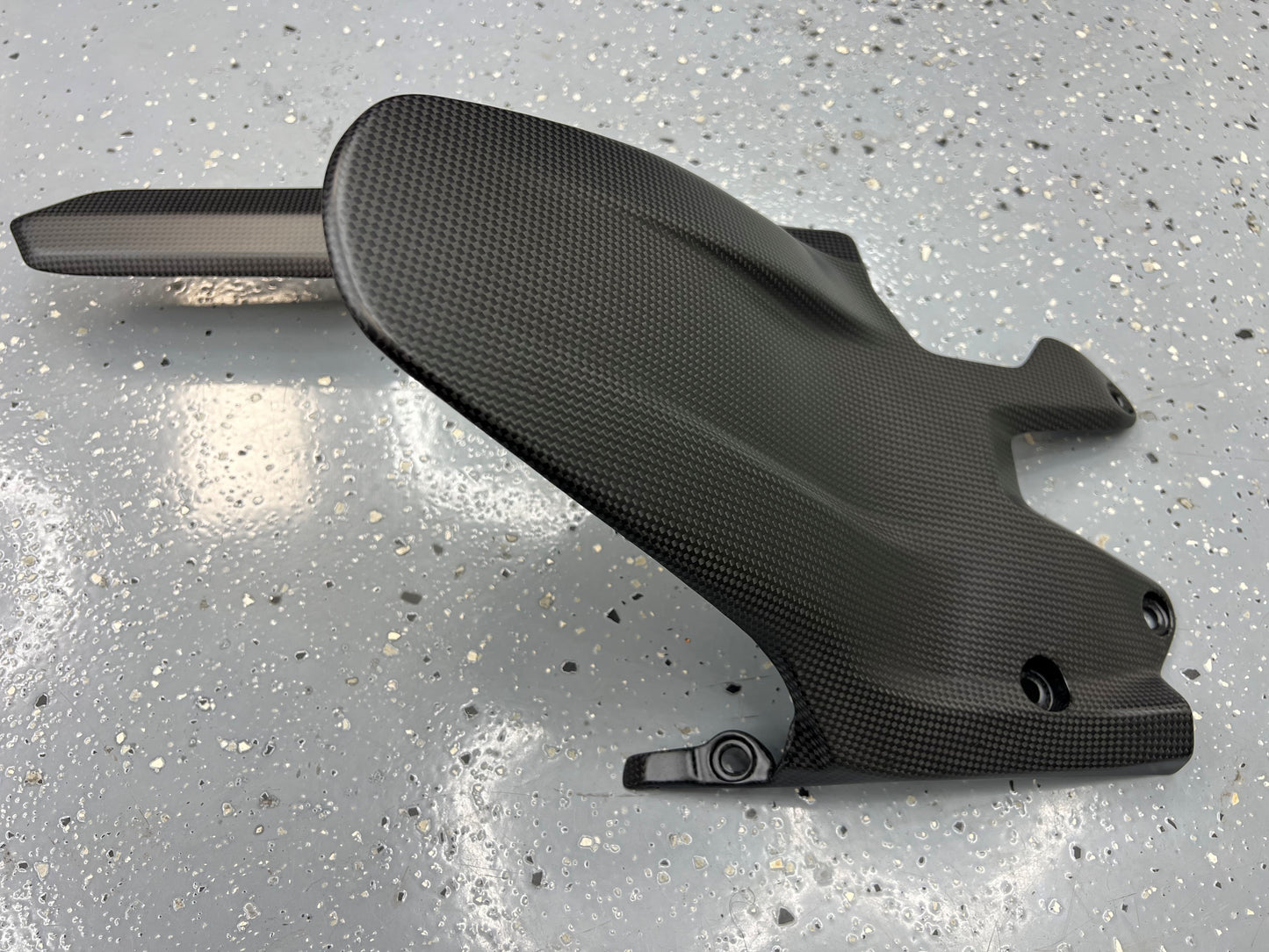 ST2025-V2-1 STC CARBON FIBER HUGGER/REAR FENDER WITH CHAIN GUARD PANIGALE V2/S 25'+ SATIN